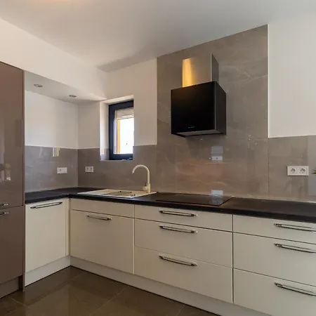 Family And Friends Private Heated Pool With Jacuzzi Vila *