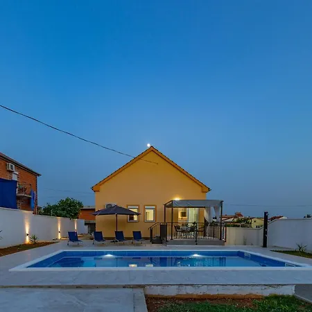Villa Family And Friends Private Heated Pool With Jacuzzi Zadar
