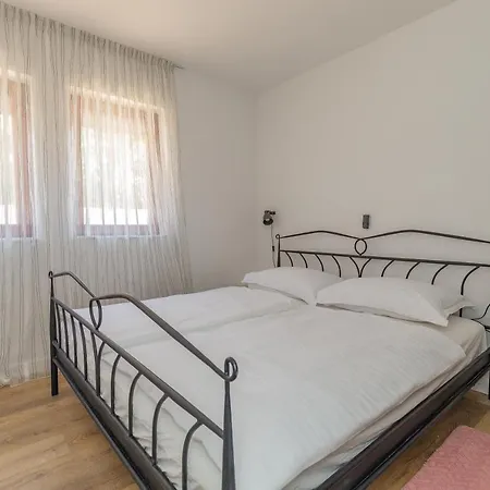 Family And Friends Private Heated Pool With Jacuzzi * Zadar