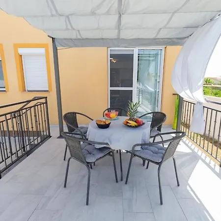 Villa Family And Friends Private Heated Pool With Jacuzzi Zadar