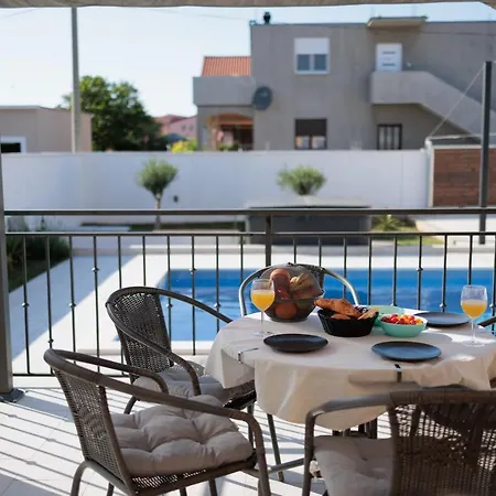 Family And Friends Private Heated Pool With Jacuzzi Zadar