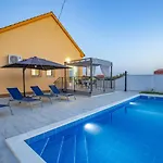Villa Family And Friends Private Heated Pool With Jacuzzi