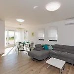 Family And Friends Private Heated Pool With Jacuzzi Villa *