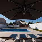 Family And Friends Private Heated Pool With Jacuzzi Zadar