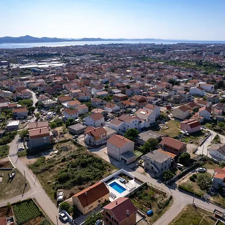 Family And Friends Private Heated Pool With Jacuzzi Willa Zadar