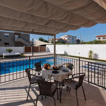 Willa Family And Friends Private Heated Pool With Jacuzzi Zadar